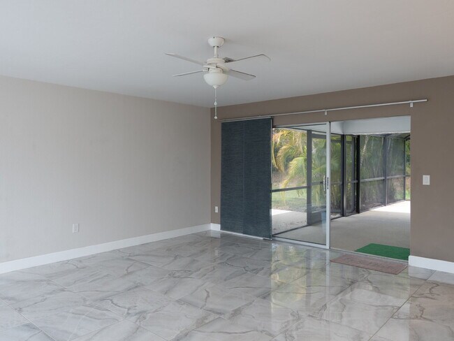 Building Photo - 153 Hourglass Dr