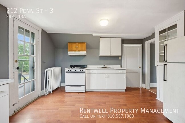Building Photo - 2 Bedroom - 1 Bath Apartment located Ridle...