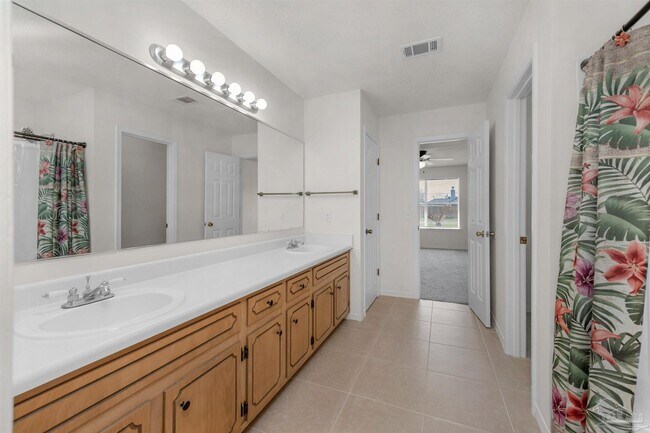 Building Photo - 9568 Brentwood Blvd