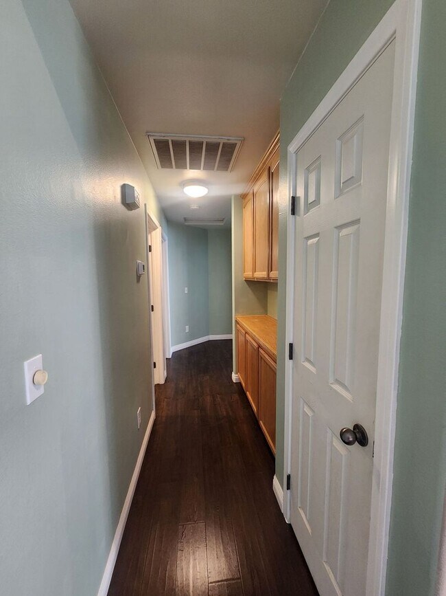 Building Photo - ***$100 off 1st Month Rent*** 3 BEDROOM 2 ...