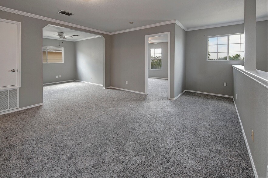 Building Photo - 3515 Alamo Greens