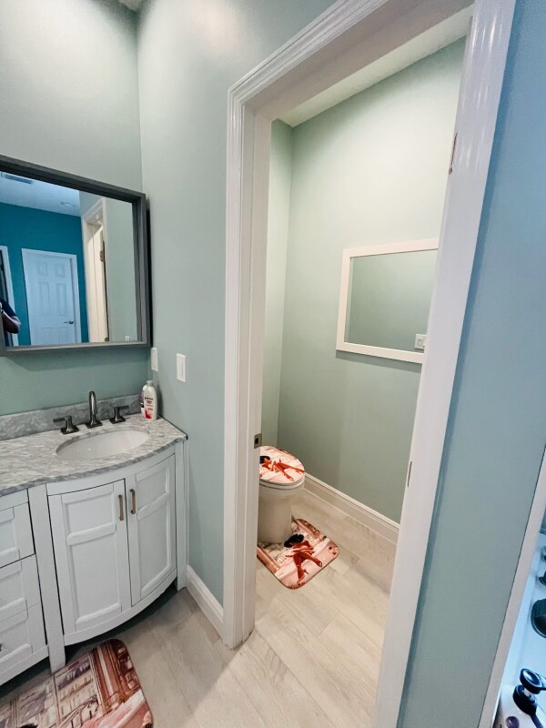 Building Photo - 8640 Rockland Dr