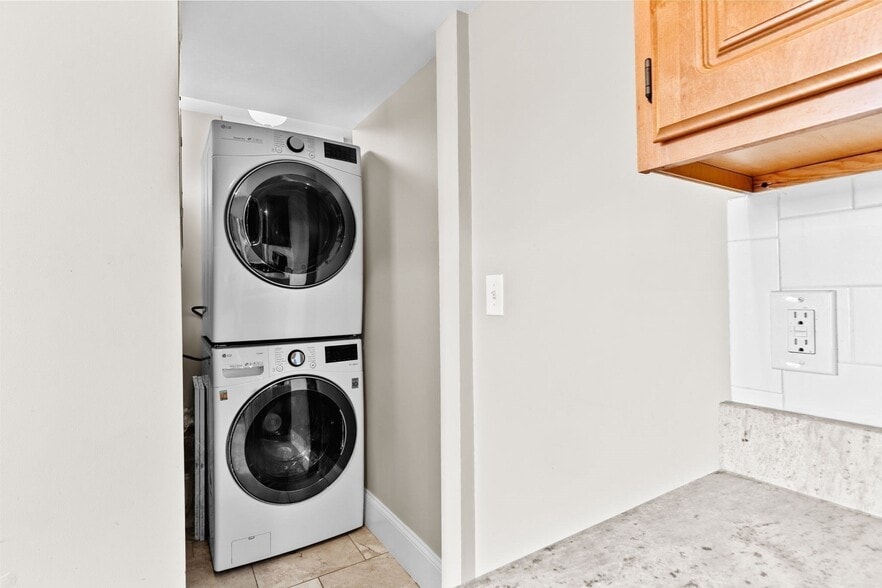 Building Photo - 45 South Munroe Ter