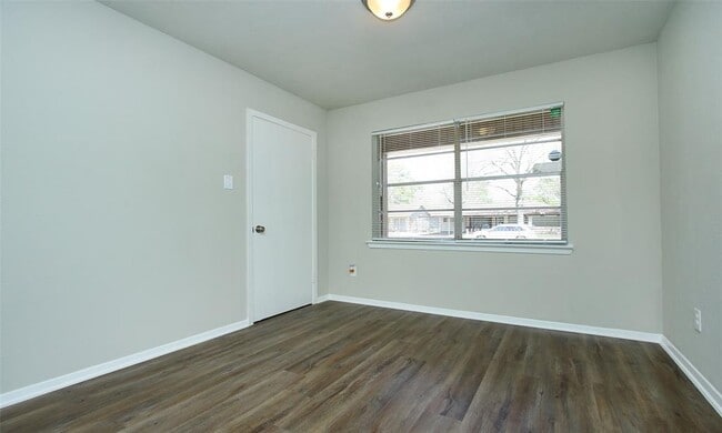 Building Photo - 6326 Guadalupe St