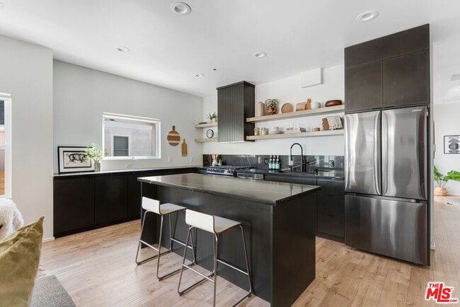 Building Photo - 841 N La Fayette Park Pl