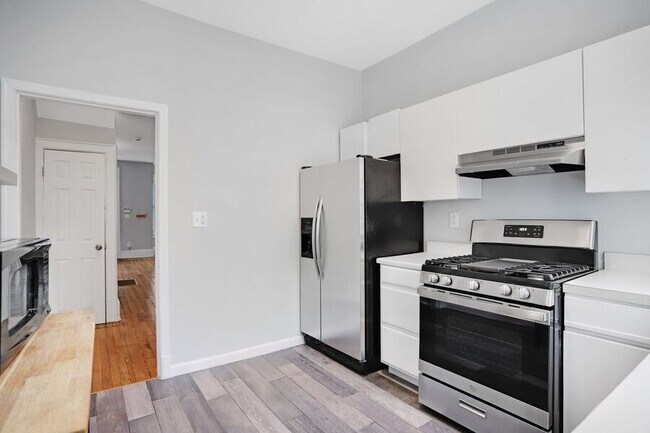Building Photo - 1373 North Carolina Ave NE