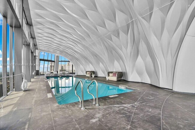 Building Photo - 1000 Biscayne Blvd