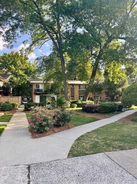 Building Photo - 115 Biscayne Dr NW