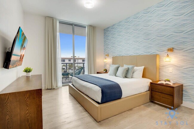 Building Photo - 777 N Ocean Dr