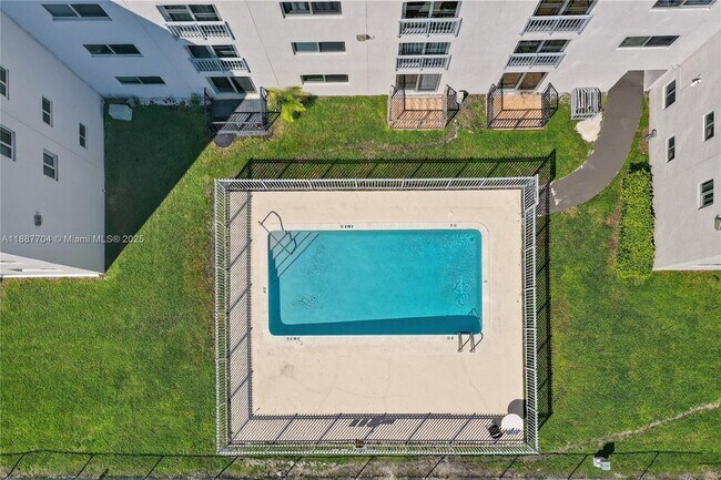 Building Photo - 9915 W Okeechobee Rd