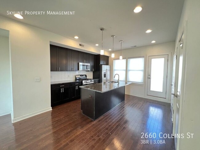 Building Photo - 2660 Collins St