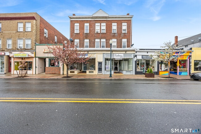 Building Photo - 70 Center St