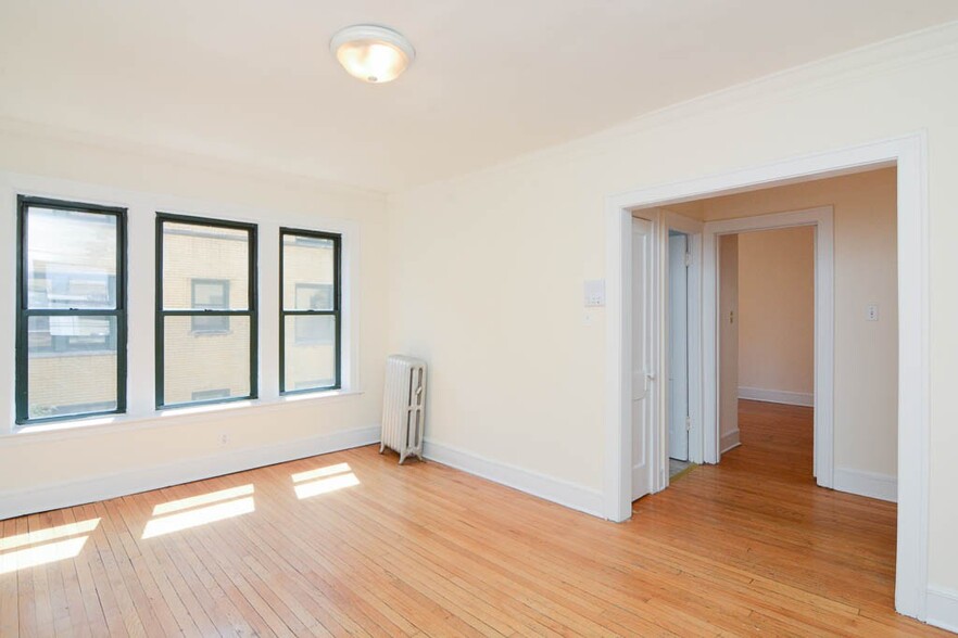 Building Photo - 2336 N Spaulding Ave