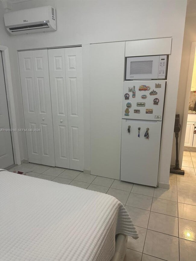 Building Photo - 12285 SW 10th Terrace