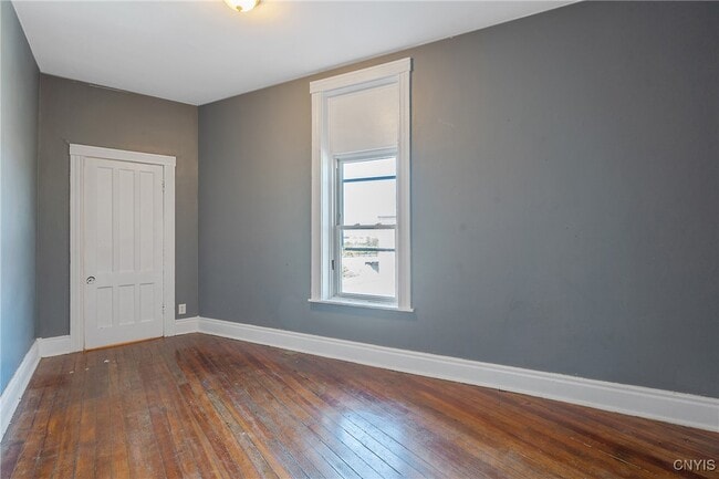 Building Photo - 319-25 N Salina St