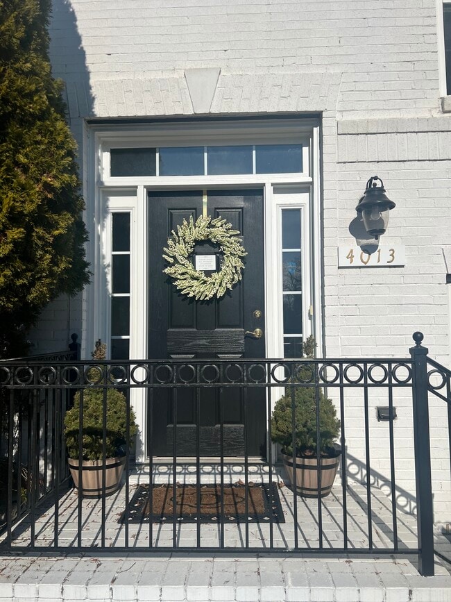 Primary Photo - 4013 Columbia Pike