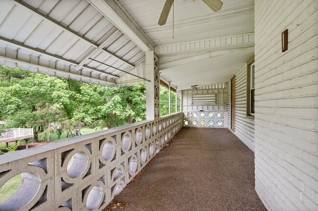 Building Photo - 3302 South Park Rd