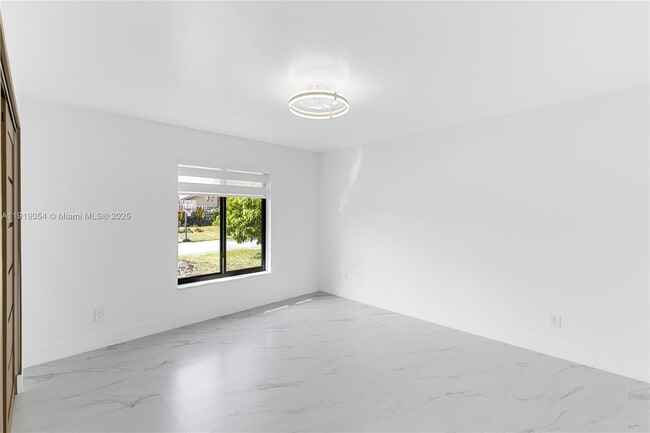 Building Photo - 2149 NW 85th Ln