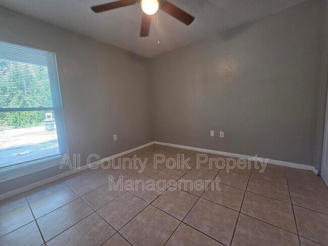 Building Photo - 709 Pineville Ln