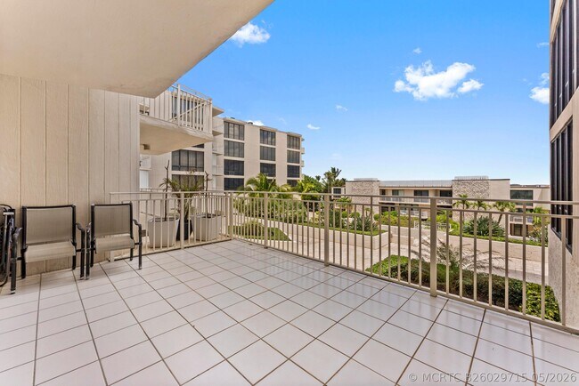 Building Photo - 2155 S Ocean Blvd