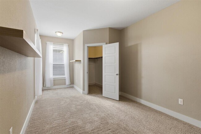 Building Photo - 7107 Mowbray St