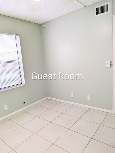 Building Photo - 7190 Golf Colony Ct