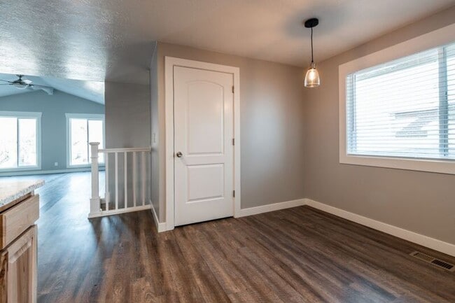 Building Photo - 2797 W 5500 S