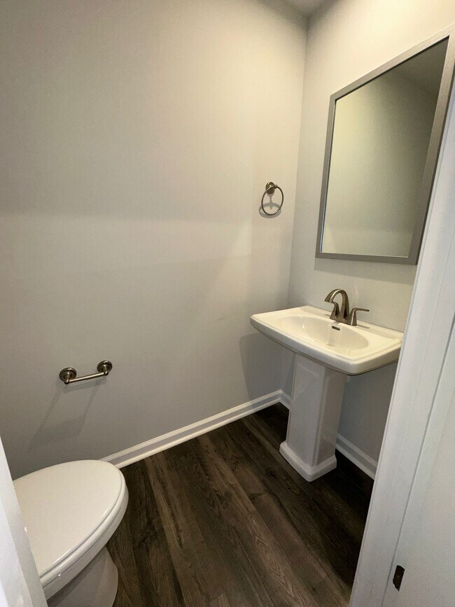 Building Photo - 213 Boneset Dr