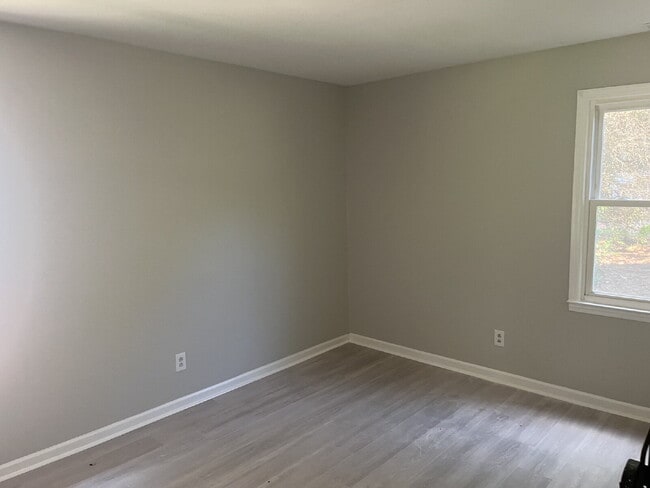 Building Photo - Newly Renovated 3-Bed Oasis with 2 Full Baths in Winston-Salem – Your Perfect Home Awaits!