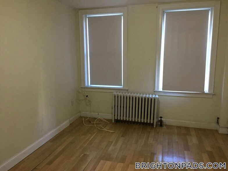 Building Photo - 4 Vinal St.
