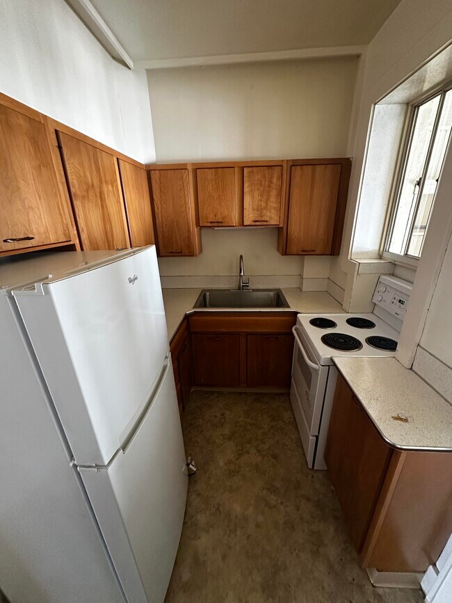 Building Photo - 428 Power St