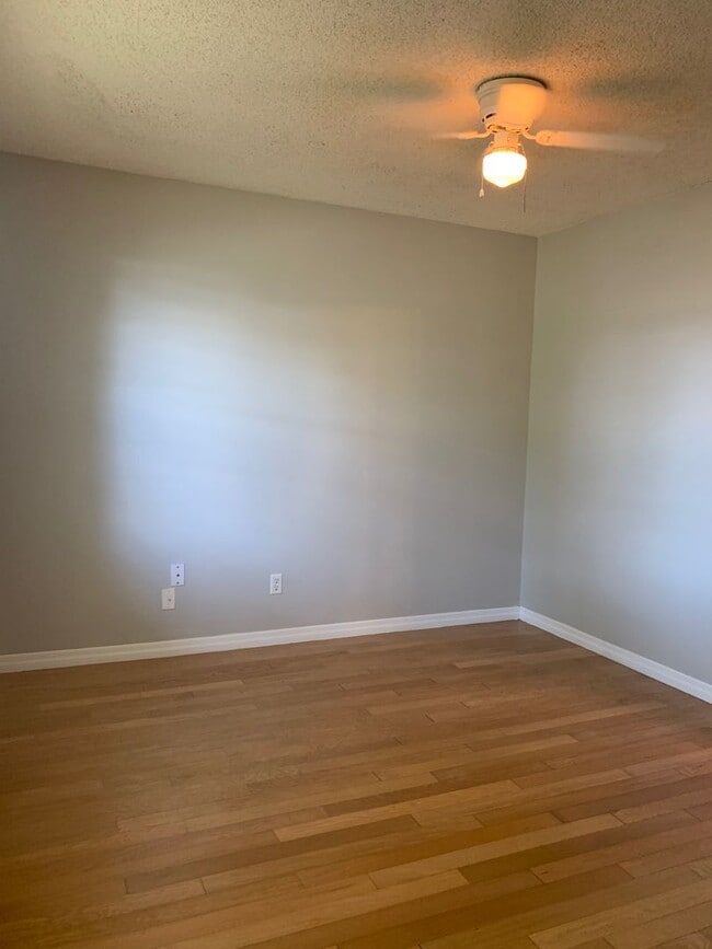 Building Photo - MOVE IN SPECIAL! Charming 3/1.5 St. Cloud Home w/ Partially Fenced Yard & Bonus Room