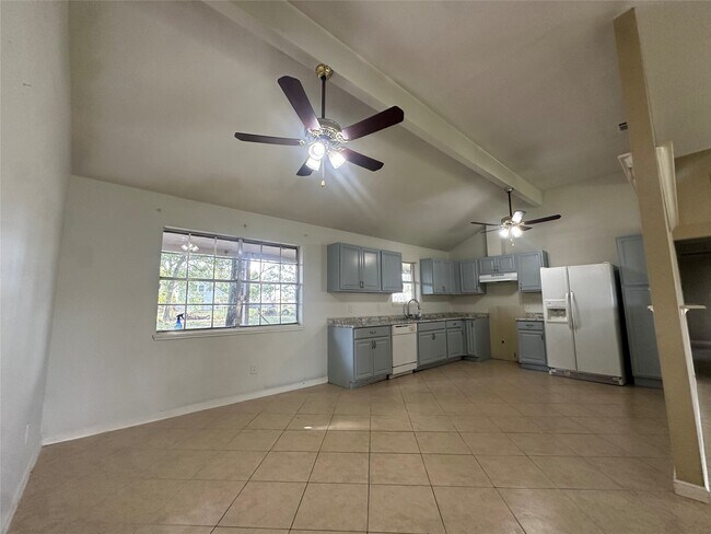 Building Photo - 3333 Longhorn Dr