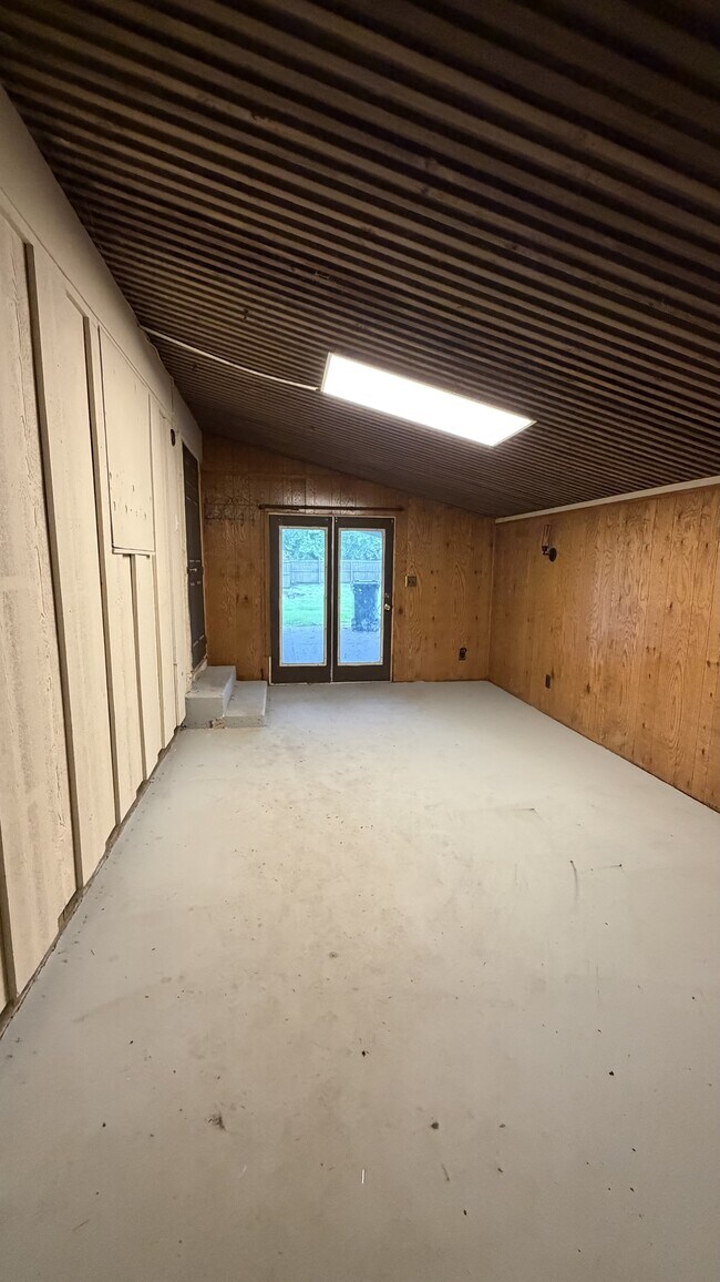 Building Photo - 101 McKinley Cir