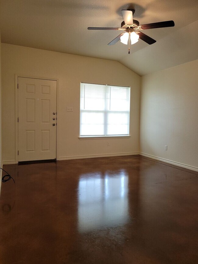 Building Photo - 207 Coby Dr