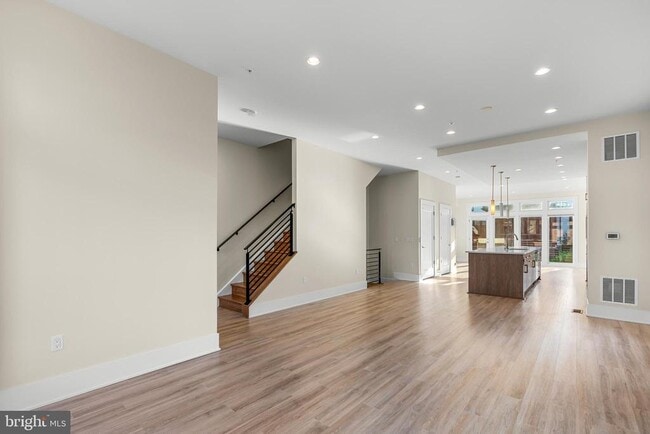 Building Photo - 158 Winsome Cir