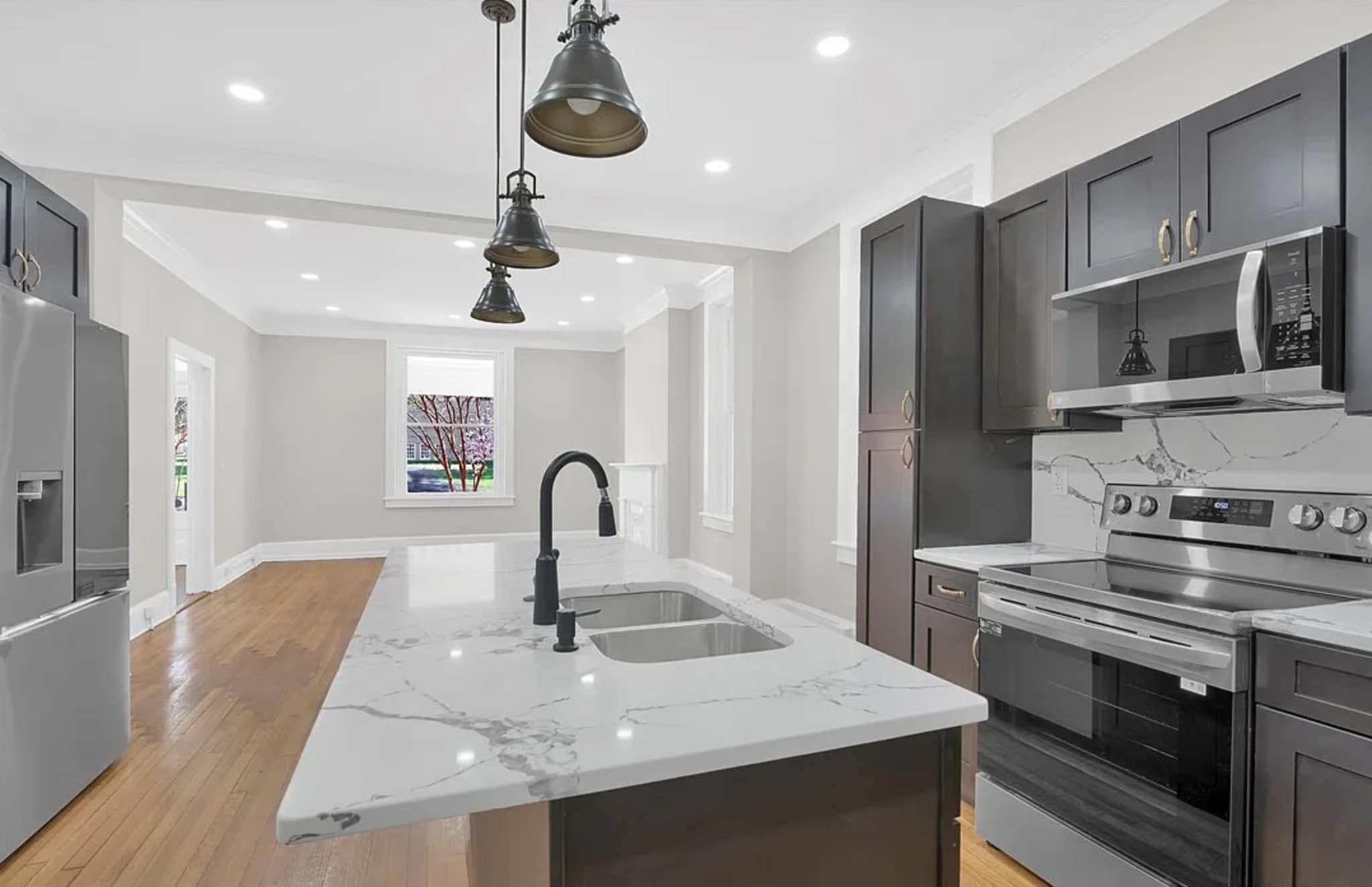 Building Photo - 507 W Washington St