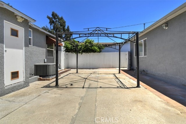 Building Photo - 14334 Tiara St