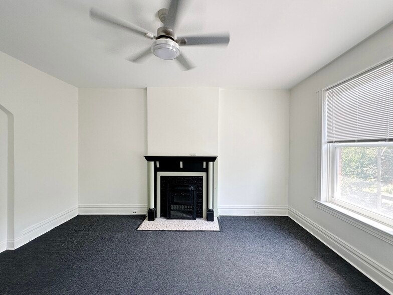 Building Photo - 4167 Botanical Ave