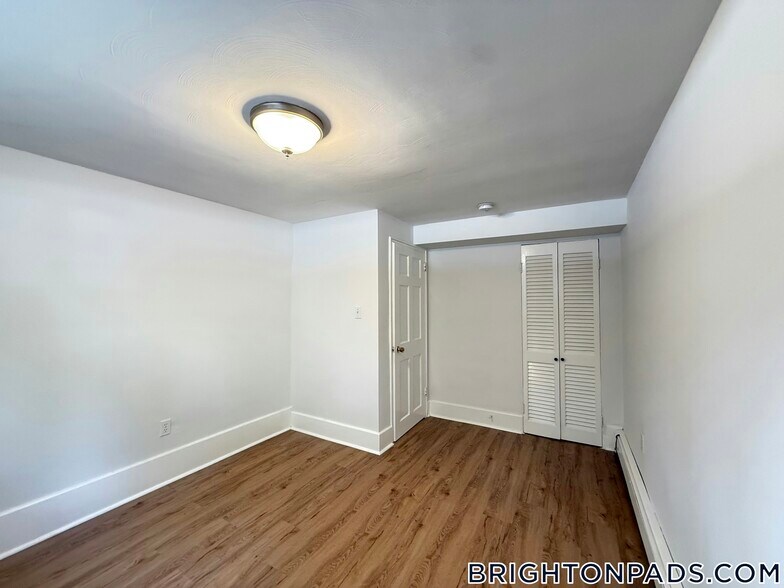 Building Photo - 63 Selkirk Rd
