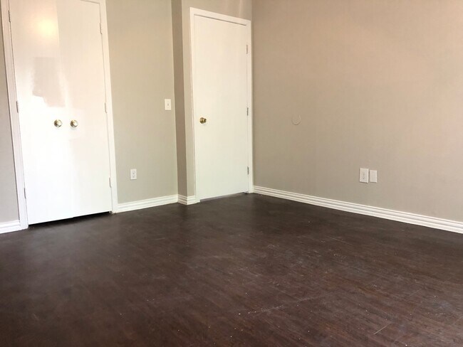 Building Photo - Charming 3 bed 2.5 baths in Rowlett!