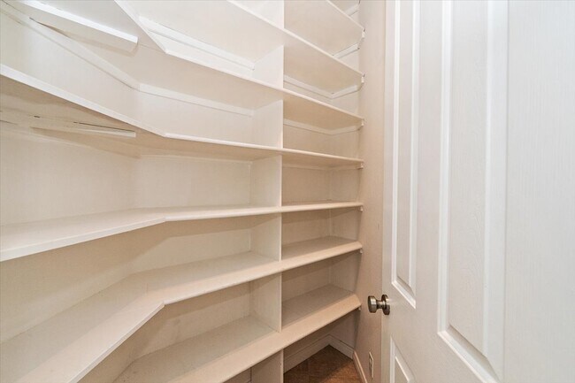 Pantry - 69457 Turnberry Ct