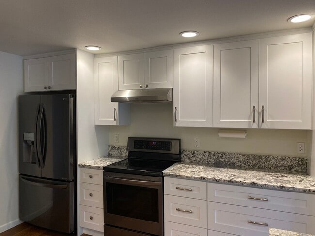 Building Photo - Clean 3 bed well-maintained home for rent