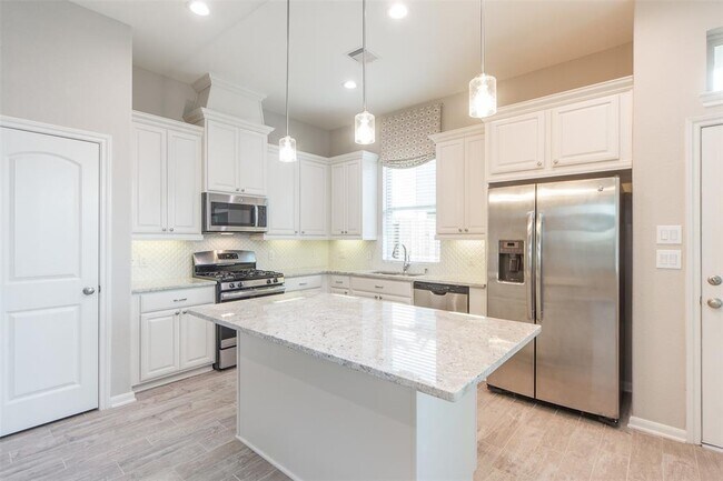 Building Photo - 5550 Sallow Bay Ln