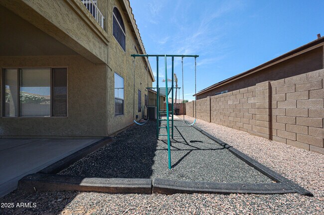 Building Photo - 2568 E Santa Rosa Dr
