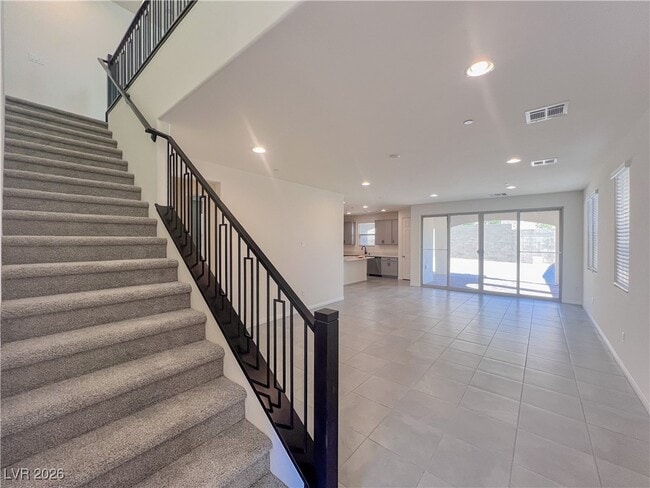 Building Photo - 11870 River Hawk Ave