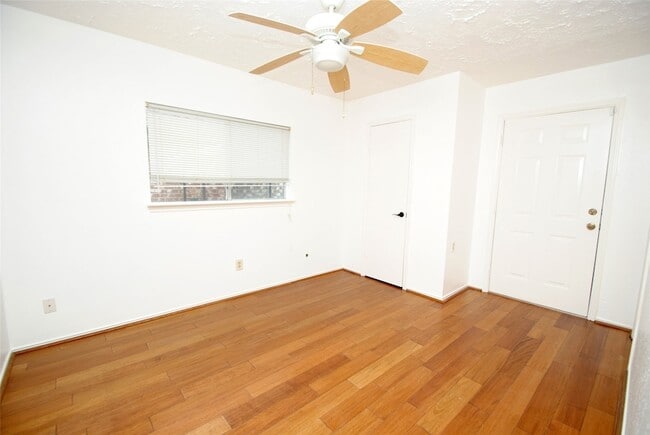 Building Photo - 16311 La Luna Dr