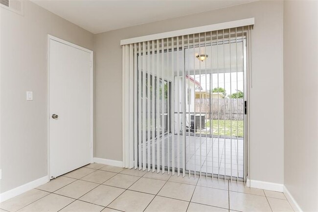 Building Photo - 3611 NW 36th St