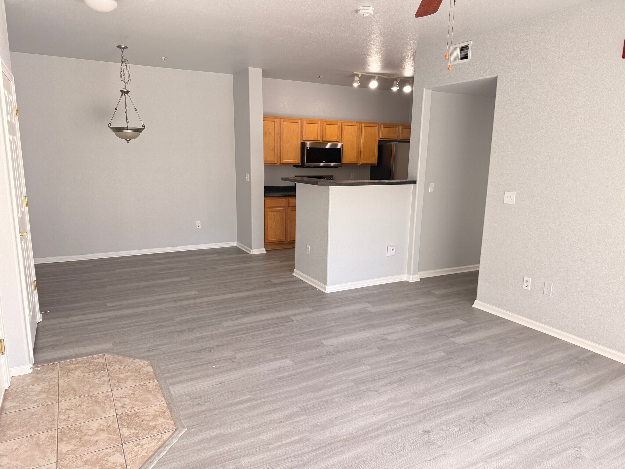 Building Photo - 15700 E Jamison Dr