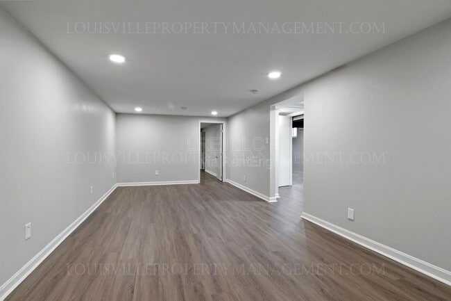 Building Photo - 3107 Iris Way